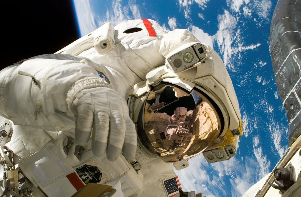 astronaut space travel