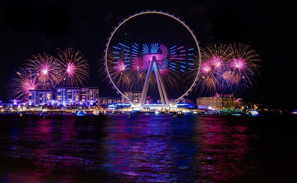 Ain Dubai opens