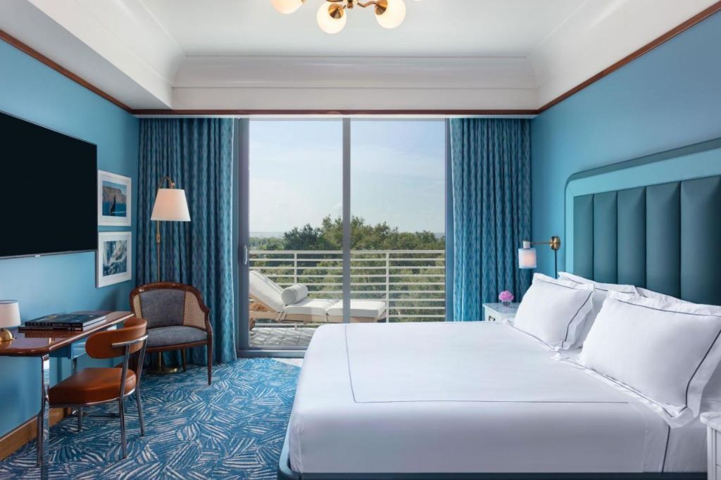 Booking.com Launches New Badges 2 Mr. C Miami