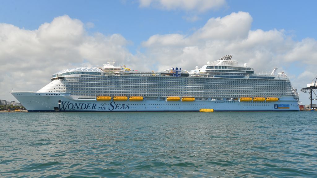 World's Largest Cruise Ship Arrives at Port Everglades - Focus on ...