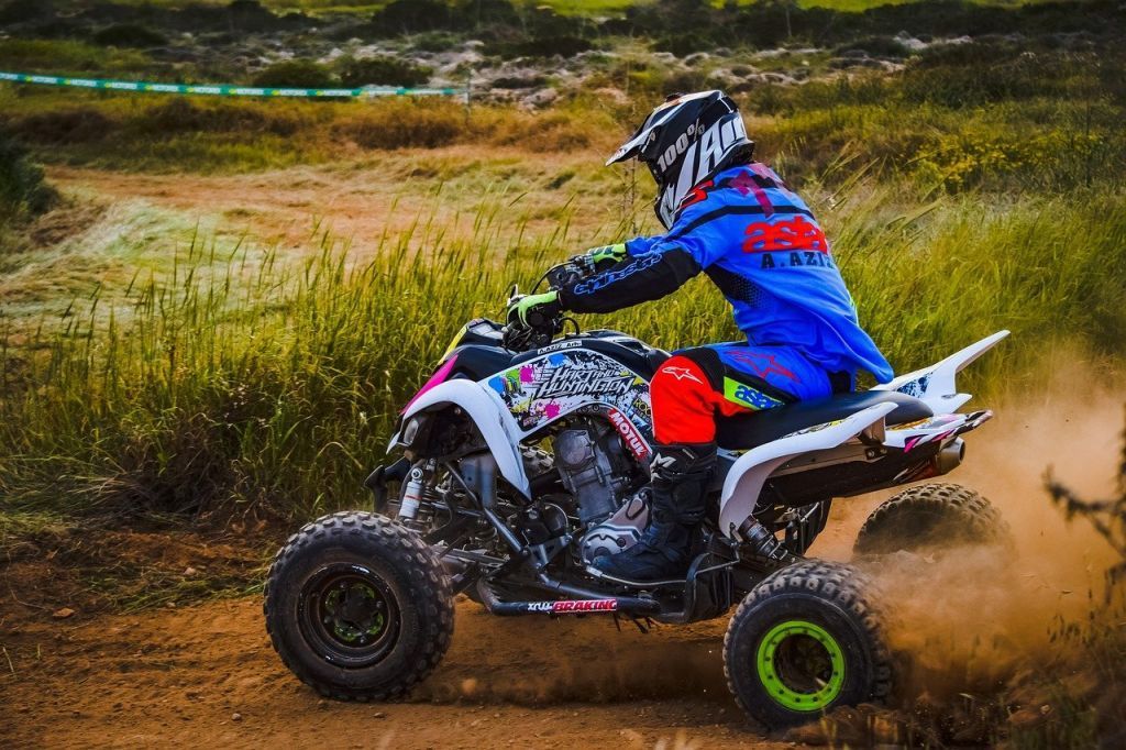 quad biking 3297957