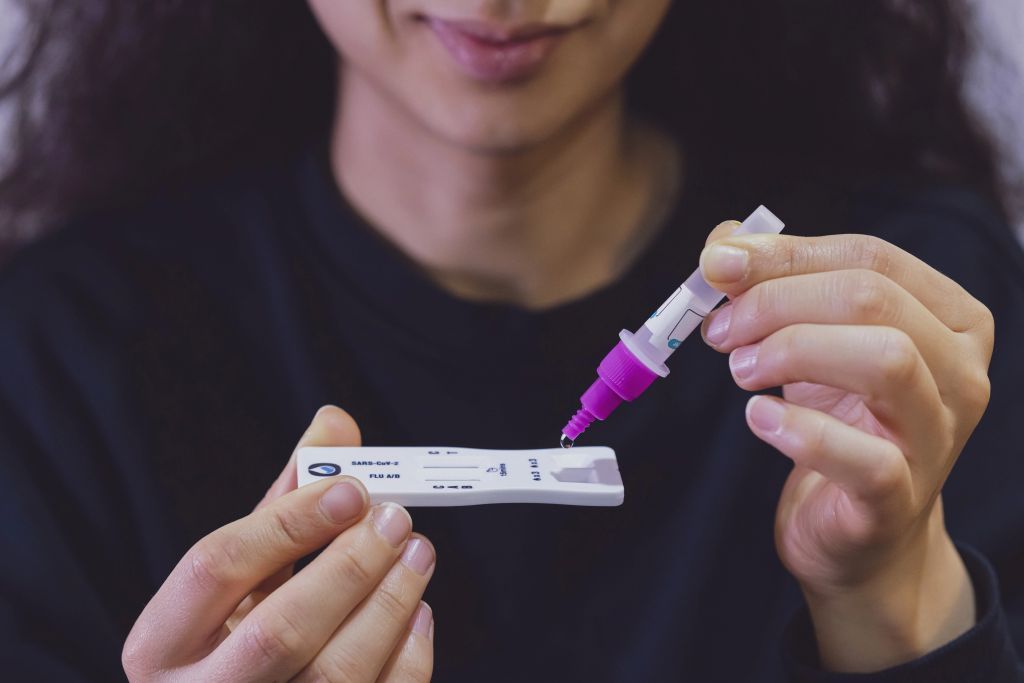 SARS-CoV-2 & Flu A/B Antigen Combo Test