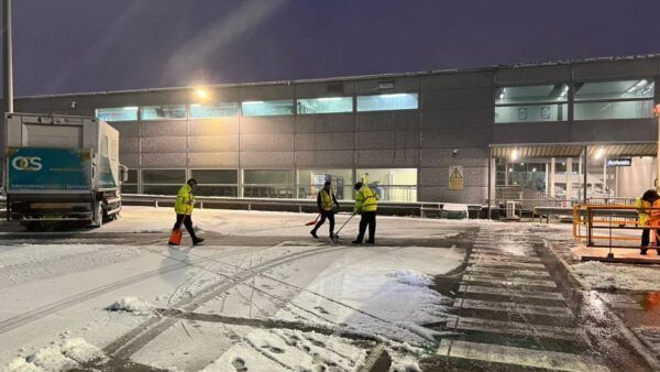 Home 10 snow at Bristol Airport
