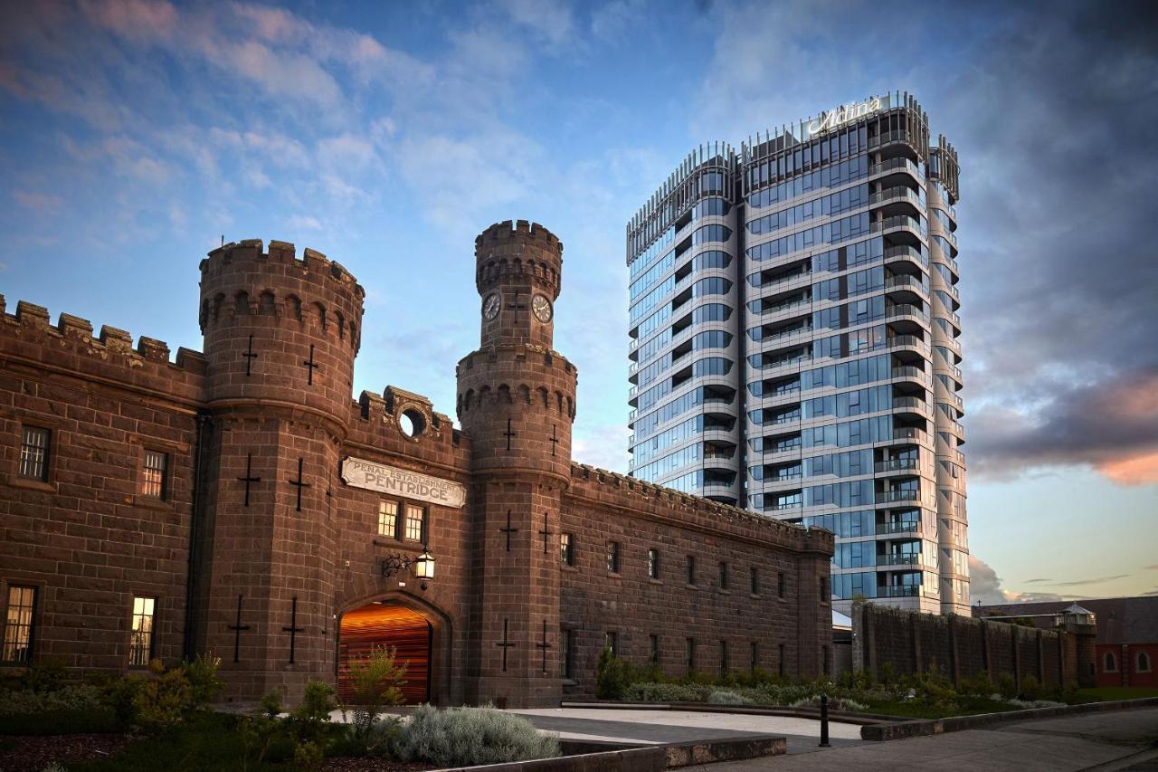 adina apartment pentridge