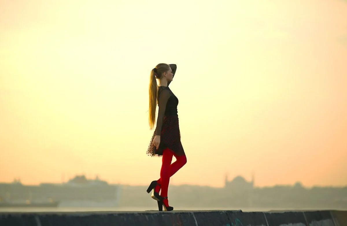 Unveiling Scandalous Tourist Traps In Istanbul'S Entertainment Venues 2 Attractive woman in Istanbul