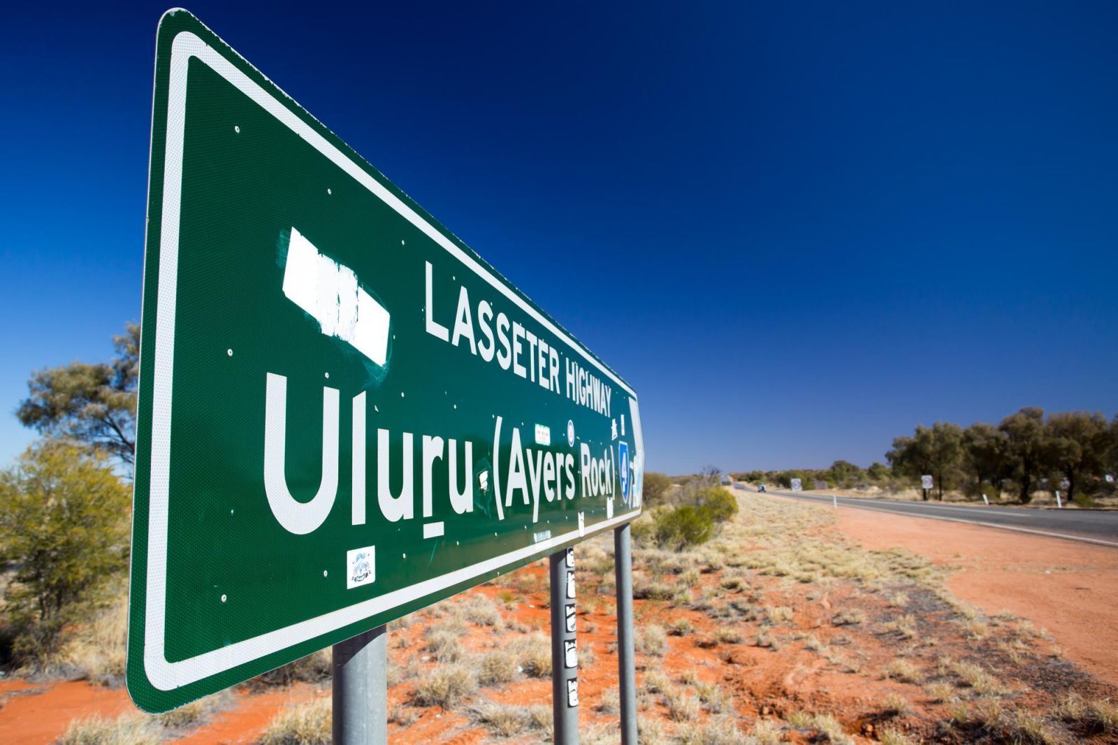 Uluru australia road sign fpk
