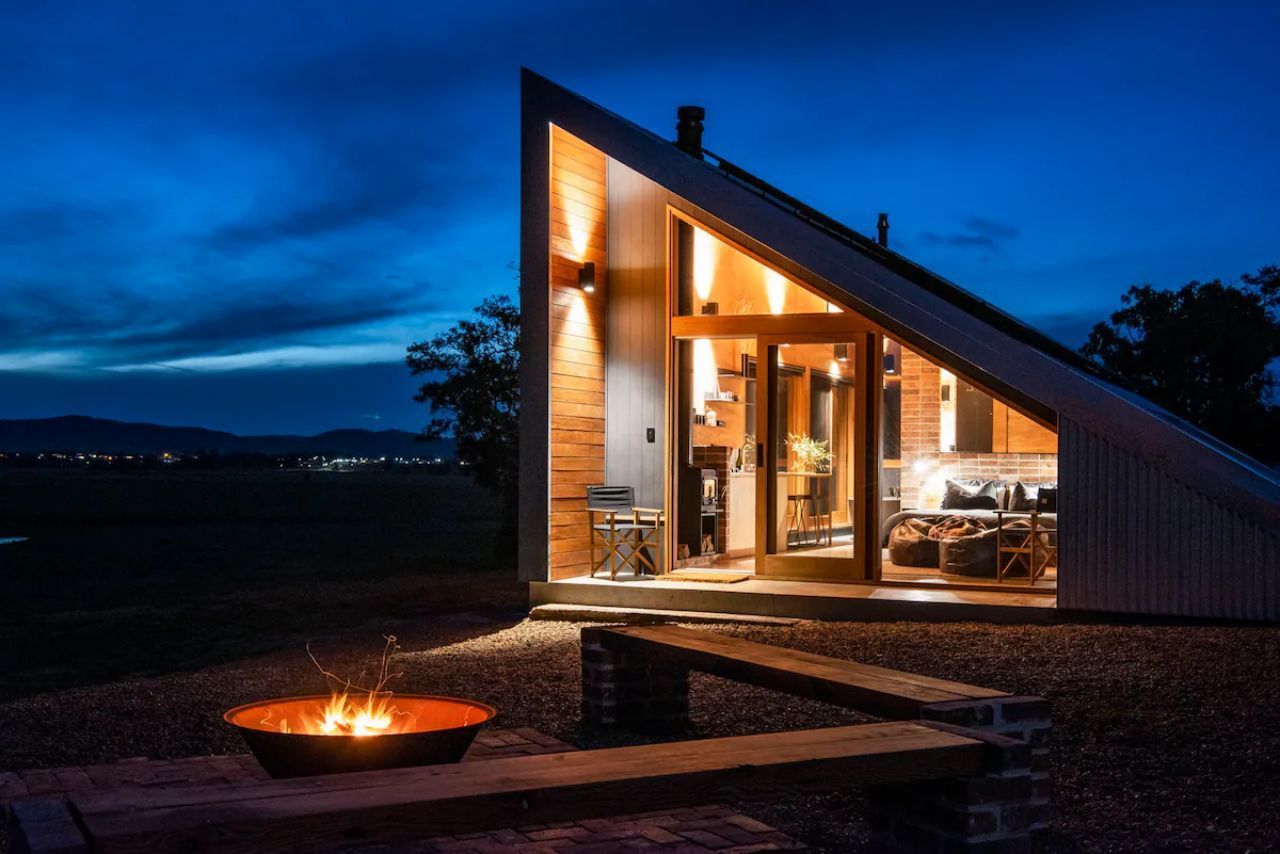 airbnb Off grid Cabin australia