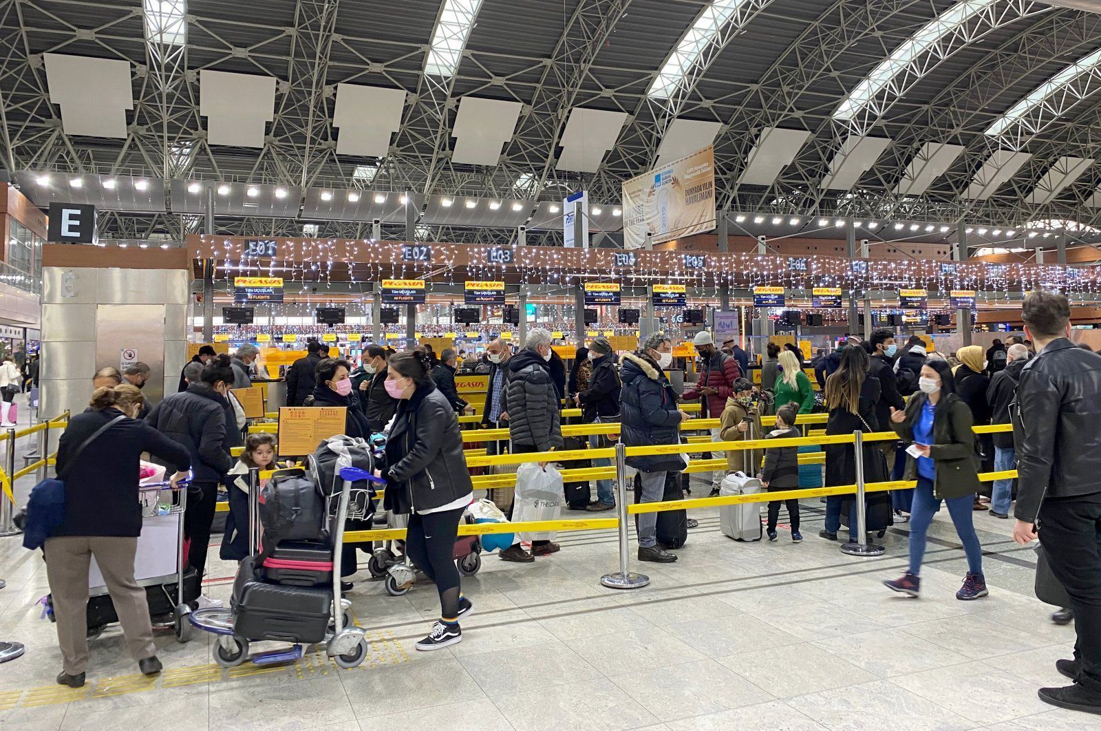 Istanbul airport breaks passenger records after major runway upgrade