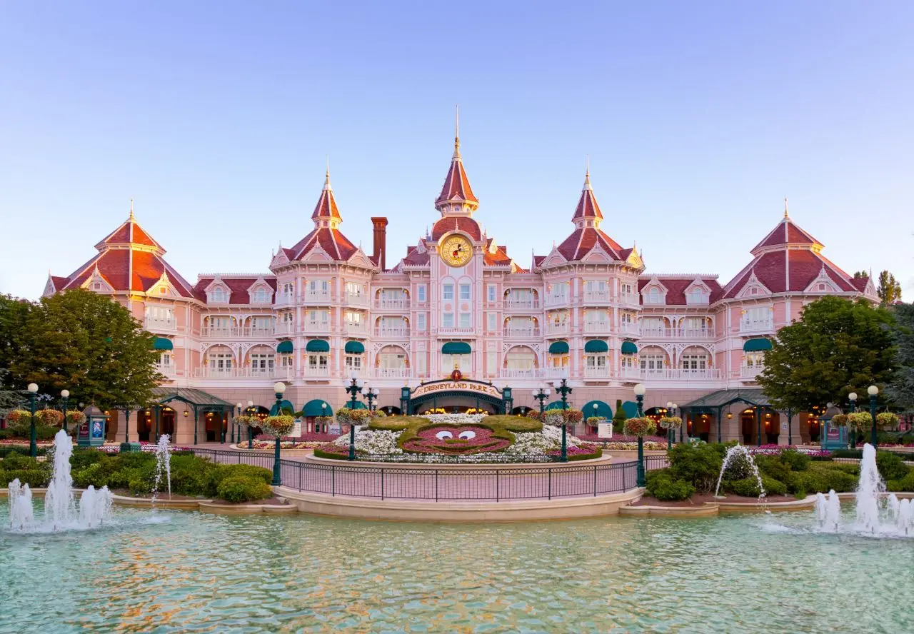Disneyland Paris Hotel Reopens 2 Disneyland Hotel Paris France