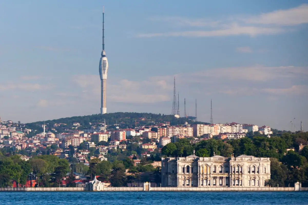 Beylerbeyi Palace and Çamlıca Tower in Istanbul