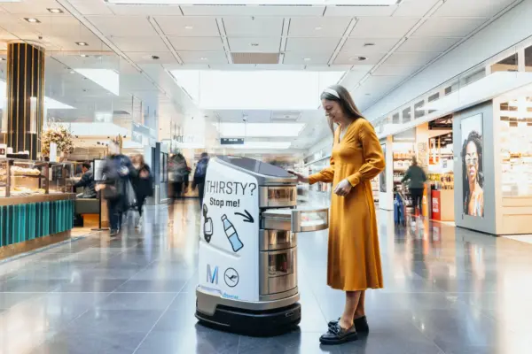 Munich Airport Snackbot JEEVES 1