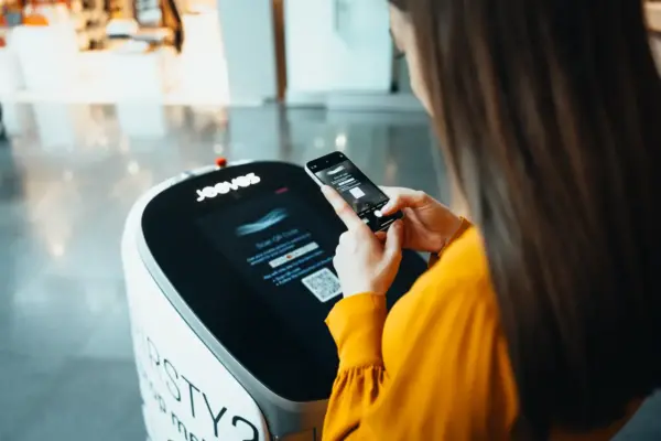 Munich Airport Snackbot JEEVES payment