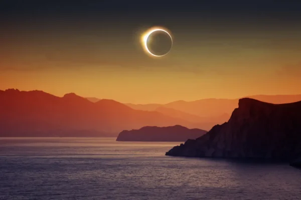 Home 5 Total solar eclipse HAL