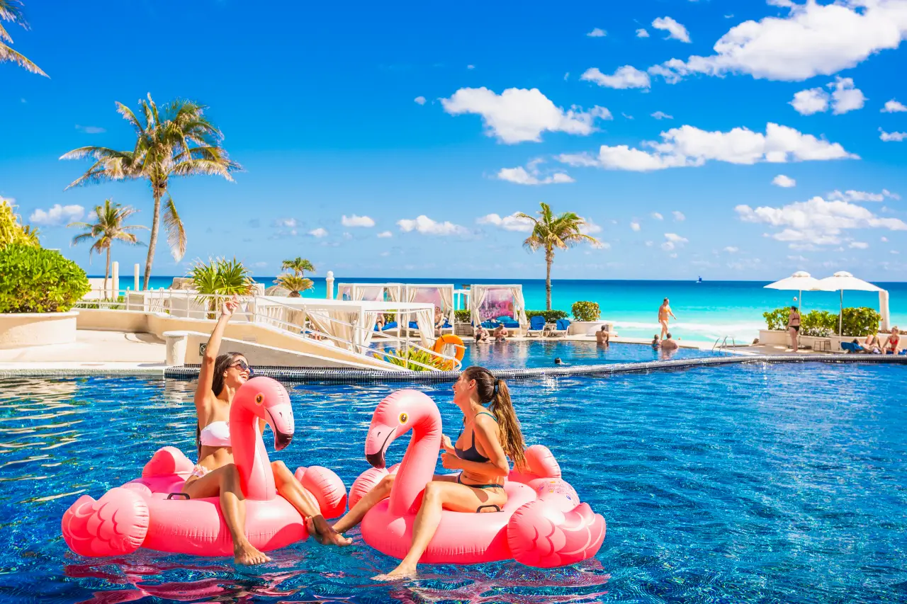 Sandos Cancun pool