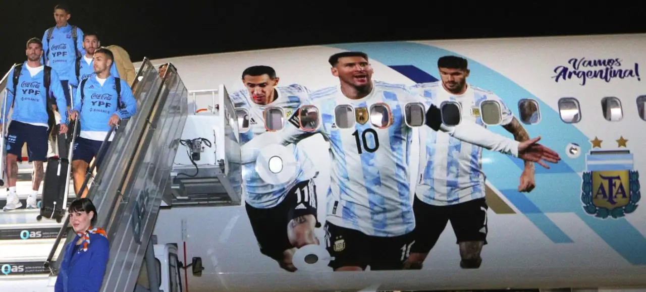 Goal! Airlines Score In The Sky With Football-Themed Liveries 8 flydubai argentina football team livery messi