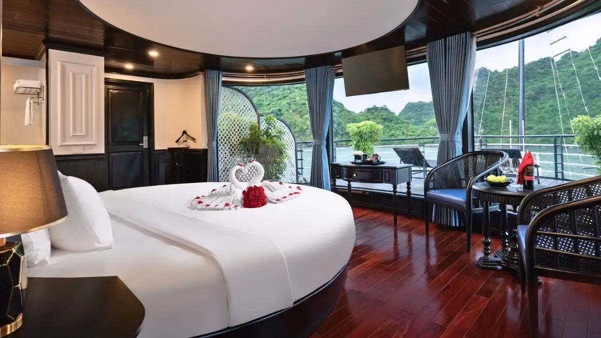 luxury honeymoon suite halong bay cruise