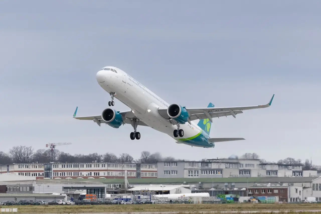 Aer Lingus’ first Airbus A321XLR takes off from the Airbus production site in Hamburg, Germany.
