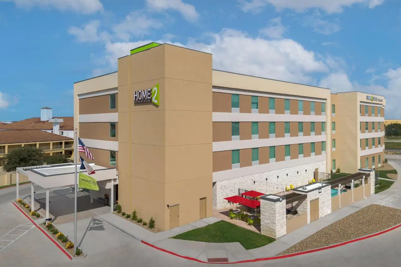 New hotel in Texas with modern suites and outdoor seating area