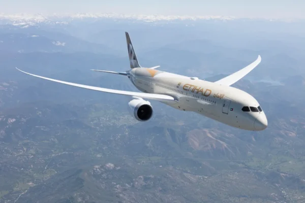 Etihad-Airways-B787-In-The-Sky