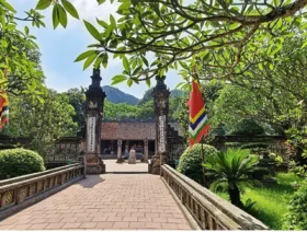 8b. Old palace grounds 2