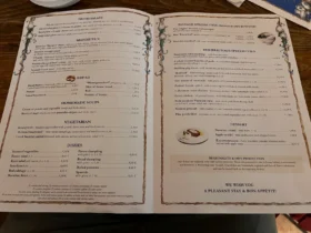 What Locals Know About Munich: Favorite Spots Tourists Skip 5 Hofbräuhaus Food Menu in 2022