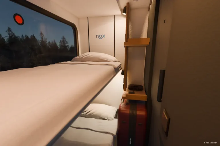 Double Vista Room on Nox night train with bunk beds and luggage space