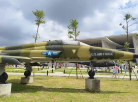 5c. US Airforce aircraft exterior