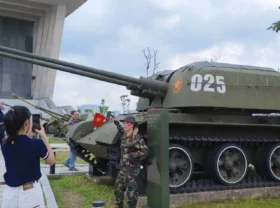 5d. Tank 555 exterior