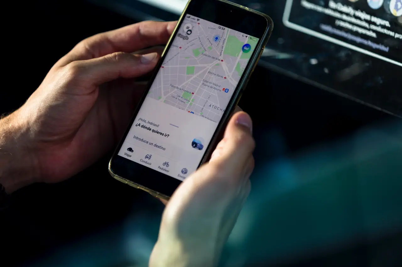 Barcelona acaba con Uber y Cabify: lo que los viajeros deben saber