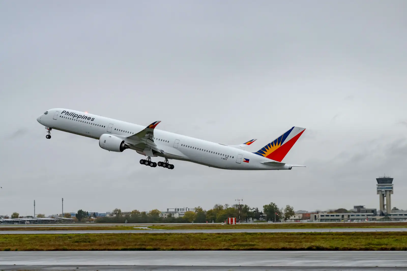 Philippine Airlines adds new Airbus A350-1000 for longer US flights