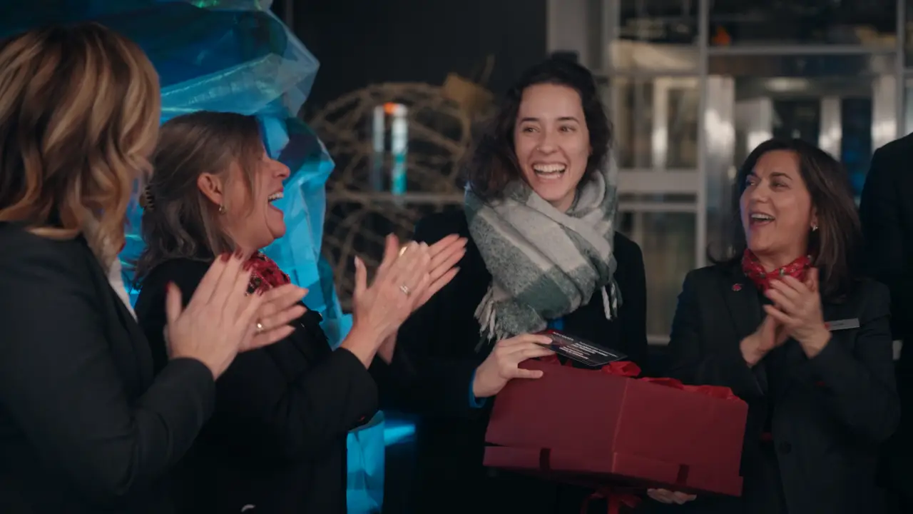 Air Canada rolls out festive food, free snacks and Wi-Fi for peak holiday travel