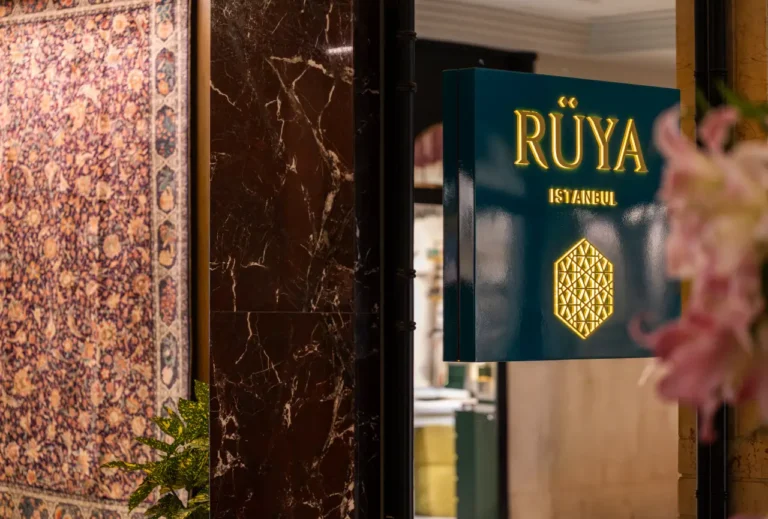 News From Turkey - Türkiye 21 Rüya Istanbul restaurant sign at Çırağan Palace Kempinski with elegant interior details