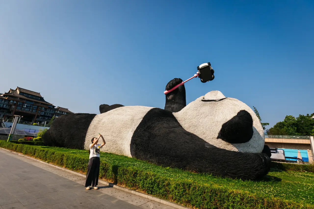 Malaysia Airlines resumes flights to Chengdu, home of the giant pandas