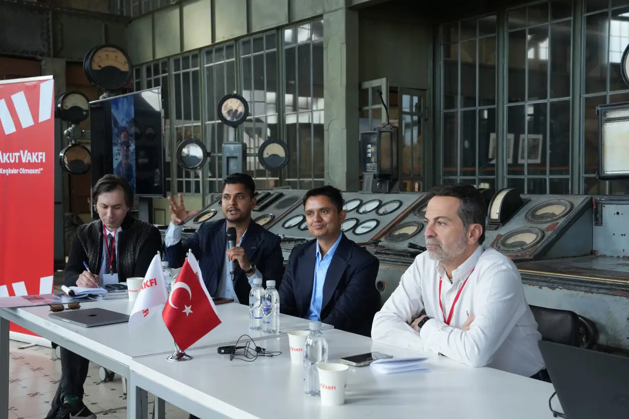 International mountaineering meeting hosted by AKUT Foundation with Everest Alliance Nepal representatives discussing sustainable mountaineering in Istanbul