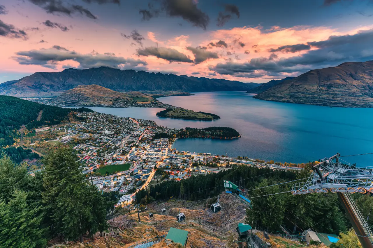 Tourist arrivals to New Zealand top 3.5 million in 2025