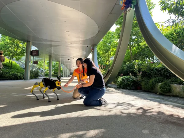 3a. Engagement with Robodog at Sensoryscape