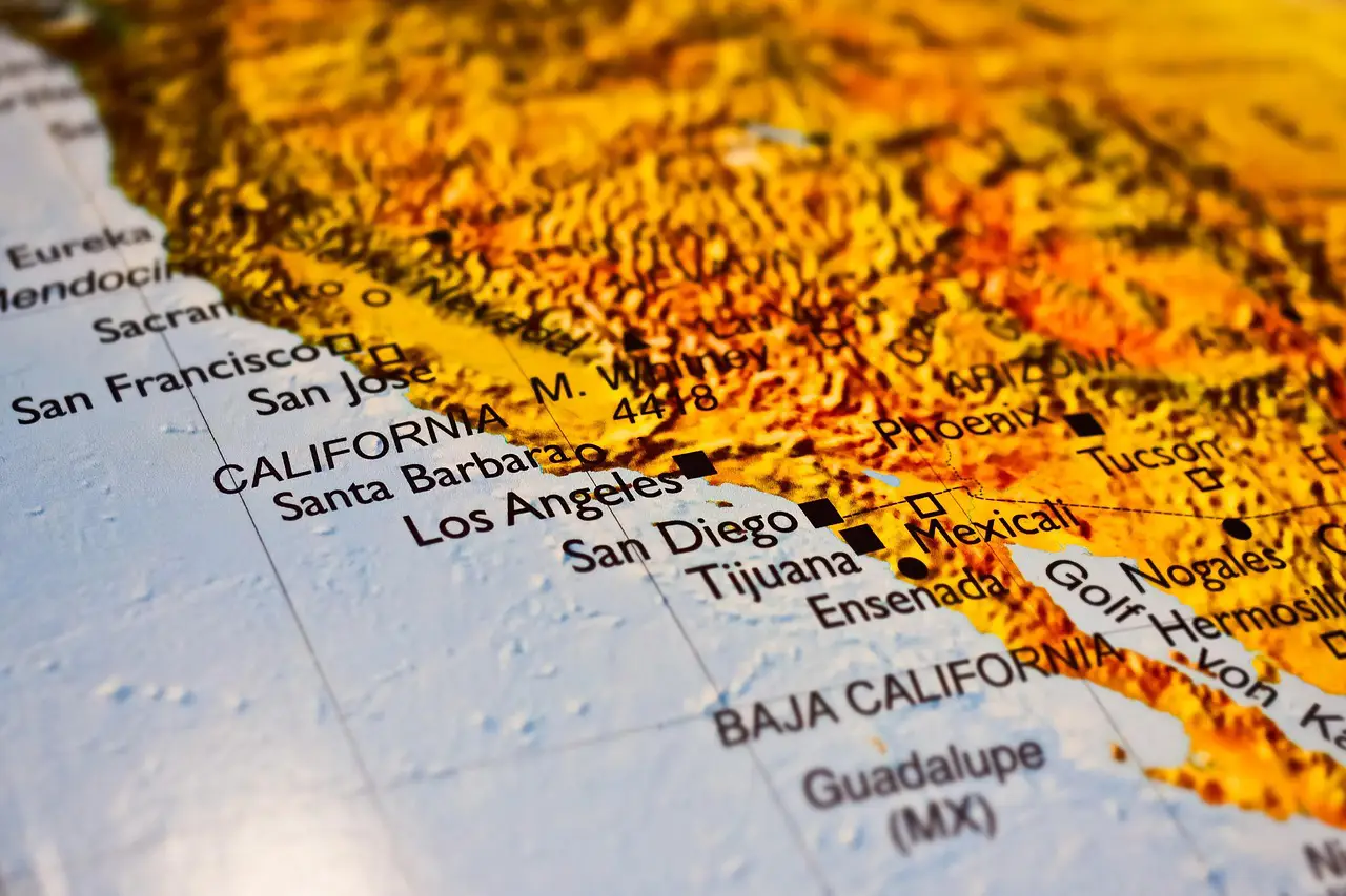 Close-up map showing California, San Diego, Tijuana and the US-Mexico border region.