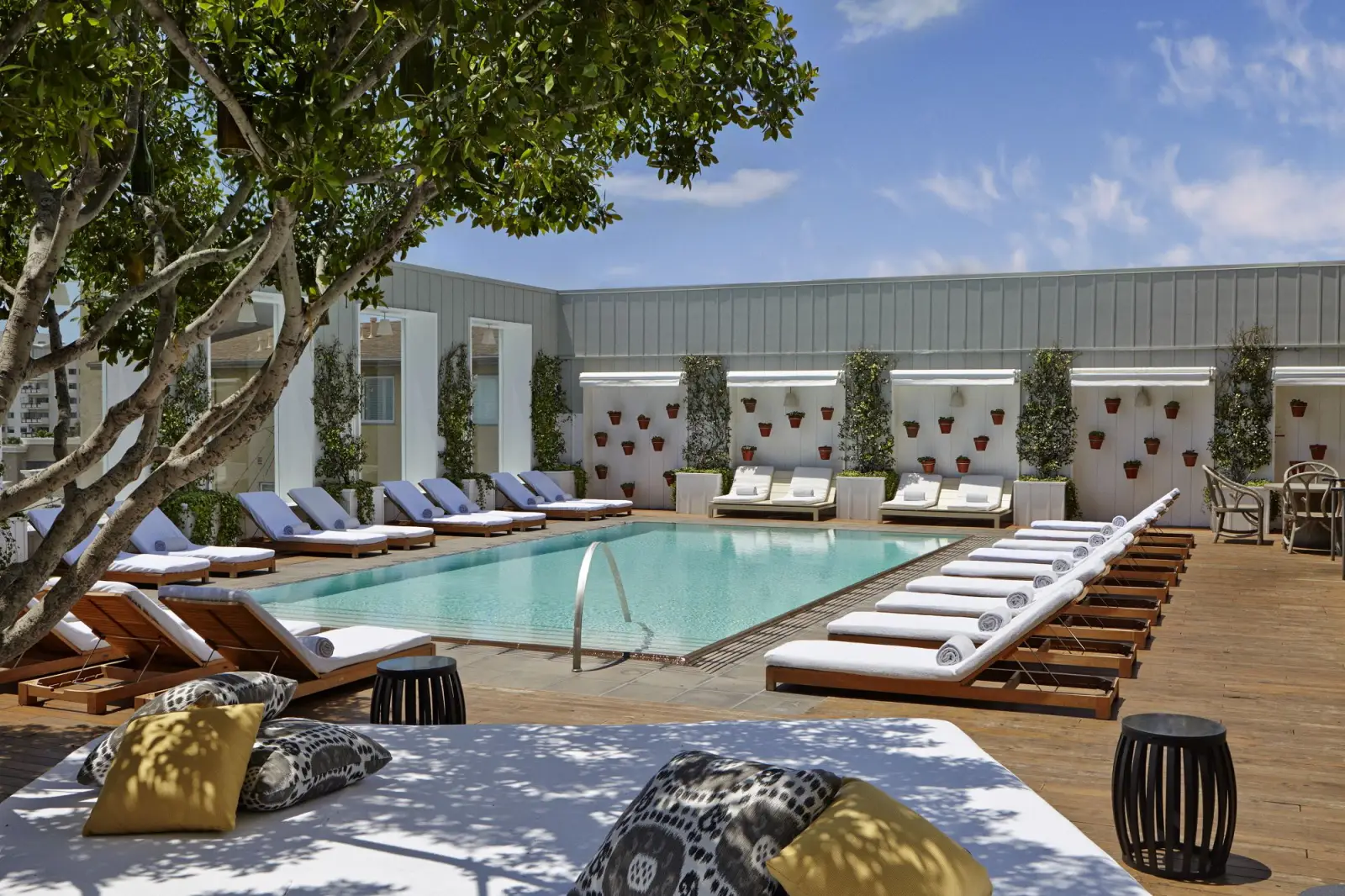 The Valorian Los Angeles, Curio Collection by Hilton opens, taking over from Mondrian Los Angeles
