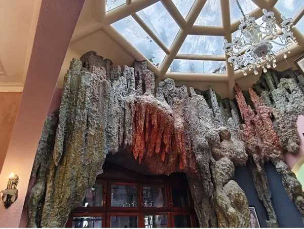 The Weird, Wild And Wonderful Crazy House In Da Lat, Vietnam 6 2d. stalagtites