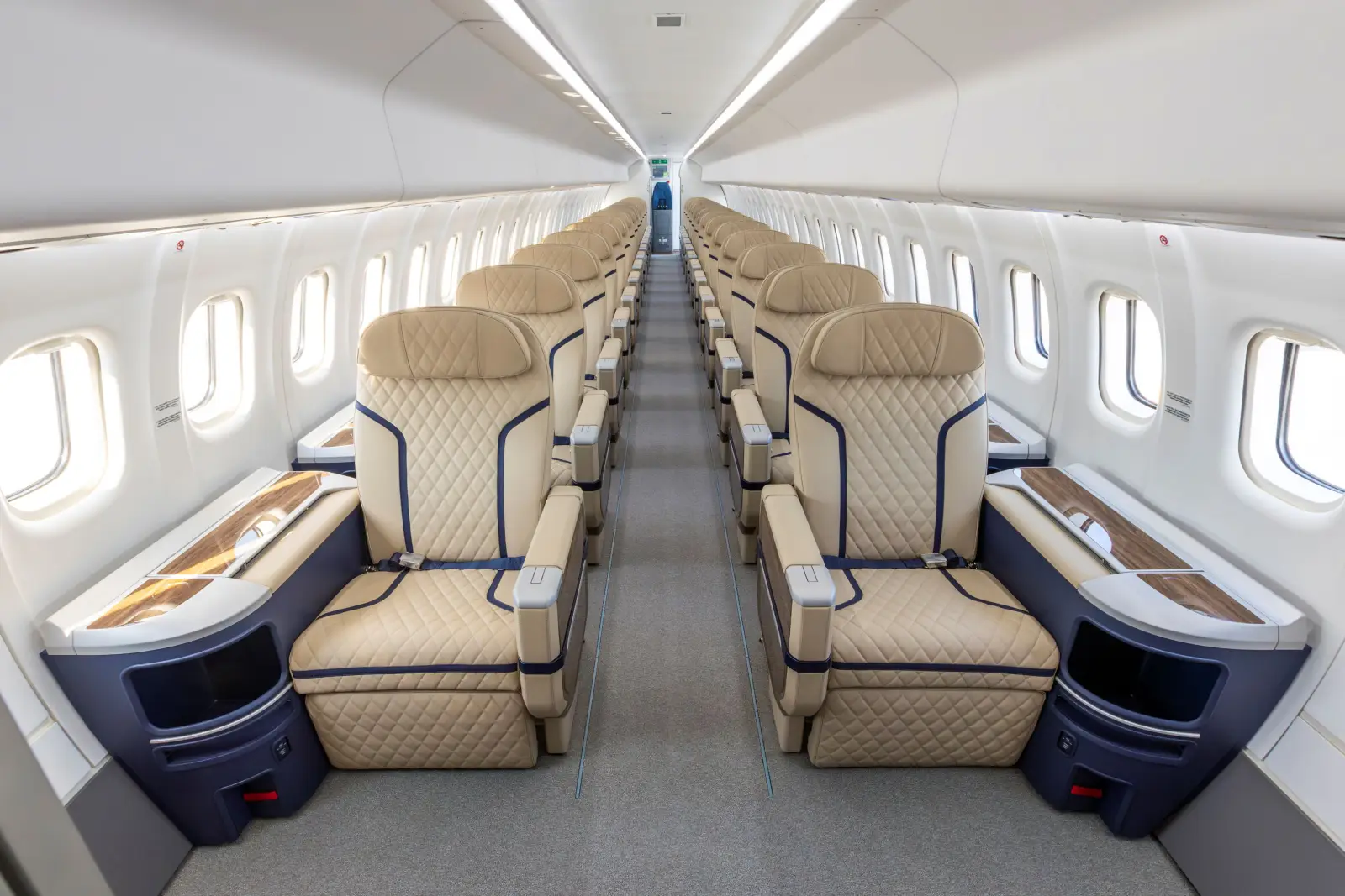 全球首架ATR 72-600飞机将全部商务舱客舱交付给马来西亚成功航空