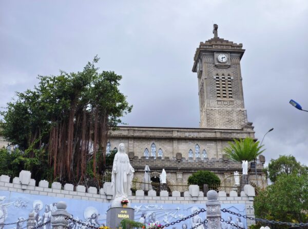 6a. Nha Trang church