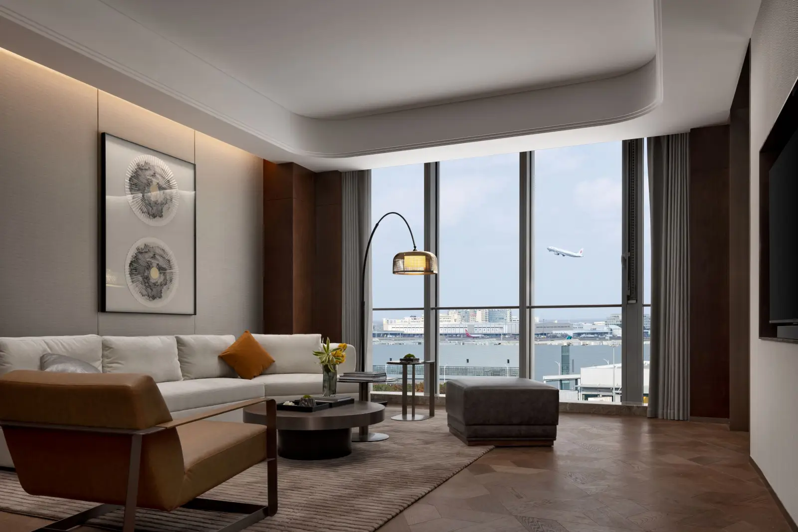 Radisson Blu Hotel Shanghai Eastern Hub Out To Attract International Mice Events 3 Radisson Blu Shanghai Eastern Hub guest room suite with floor-to-ceiling windows overlooking Pudong Airport runway