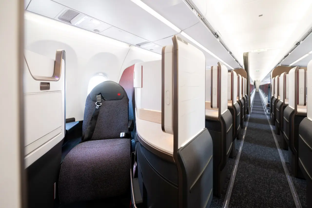 Air Canada’s First Airbus A321Xlr Flight Takes Off Domestically Before Its First Trans-Atlantic Flight On 15 June 4 Air Canada Signature Class cabin onboard the Airbus A321XLR featuring lie-flat business class seats
