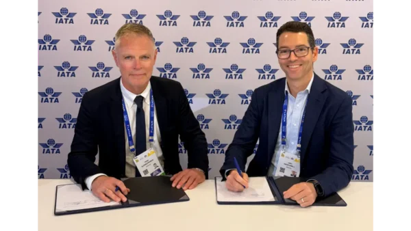 Home 12 Executives from WestJet and Icelandair sign a reciprocal codeshare agreement at the IATA AGM 2026