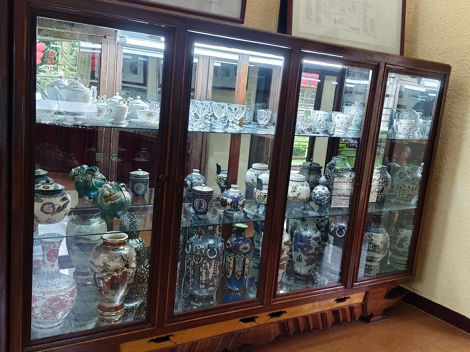 Memories From A Bygone Era: The Summer Holiday Villa Of Vietnam’s Last King 12 4d. Display cabinet Dinh3 Vietnam