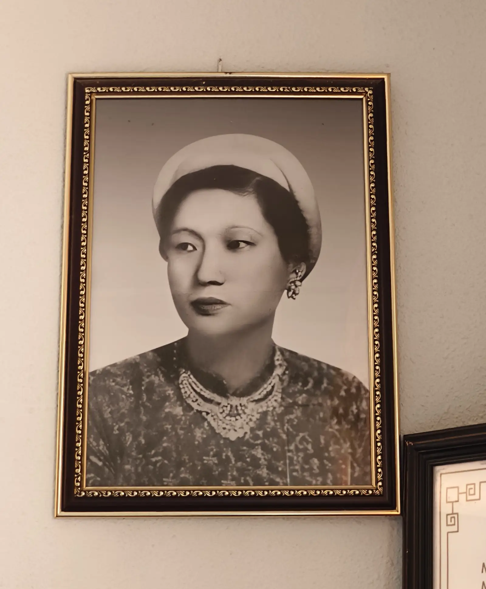 Memories From A Bygone Era: The Summer Holiday Villa Of Vietnam’s Last King 17 7a. Queen photo Dinh3 Vietnam