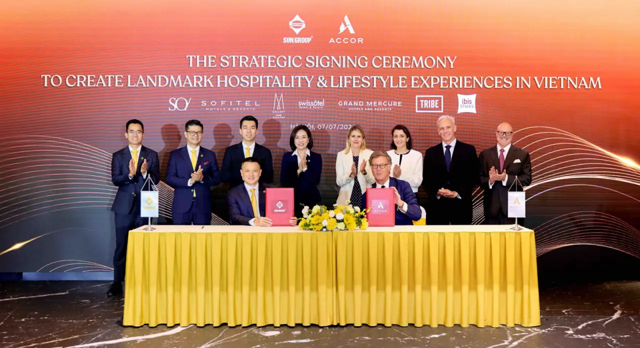 Accor and Sun Group executives at strategic partnership signing ceremony in Hanoi