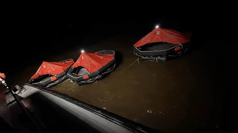 rescues from sinked ferry in Guyana